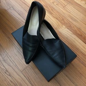 Kenneth Cole Black Flats
